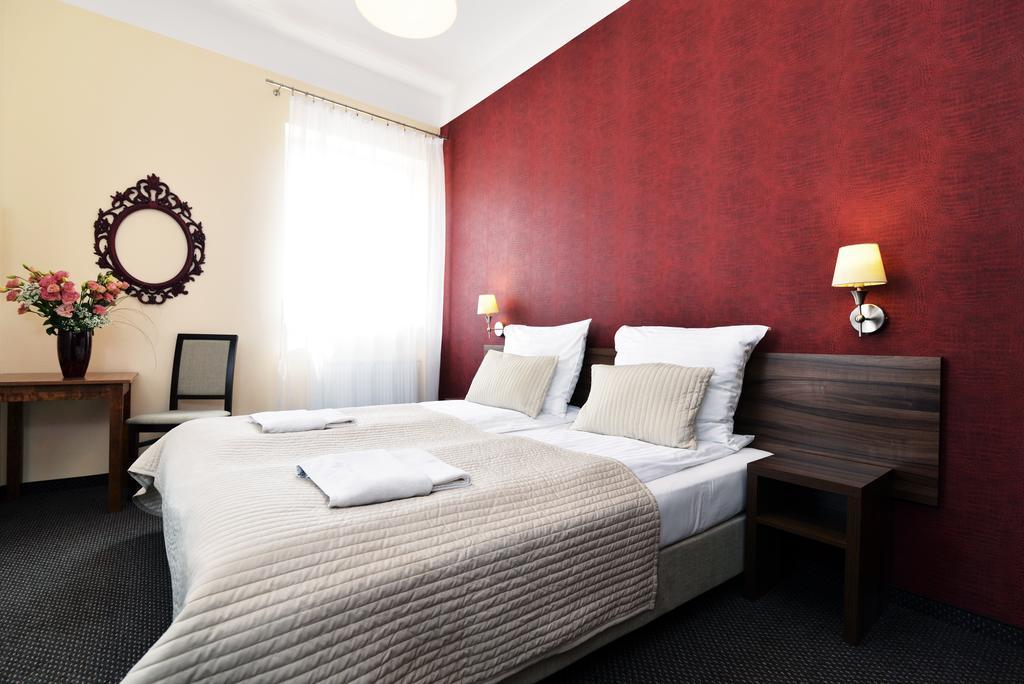 Hotel Pod Jeleniem Sobotka  Room photo